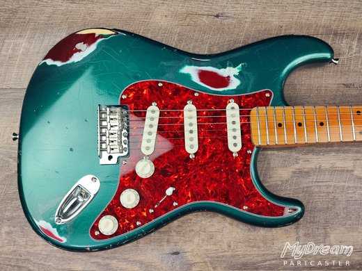 Heavy Relic Sherwood Green over Candy Apple Red