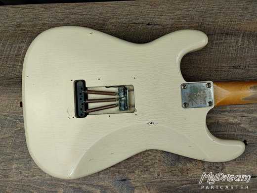 Relic Aged White Hepcat 69'