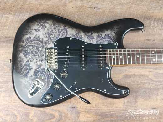 Black Paisley Flamed SRV