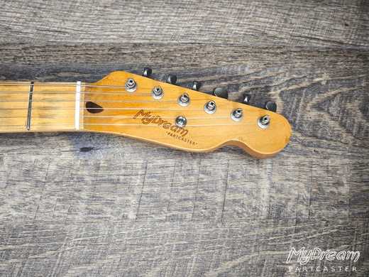 Fiesta Red Relic'Art Bare Knuckles