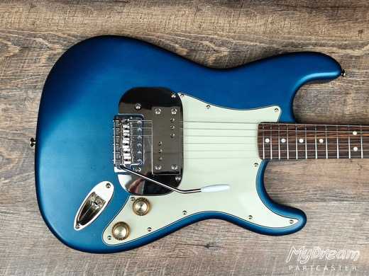 Lake Placid Blue Lapsteel Caster Short Scale